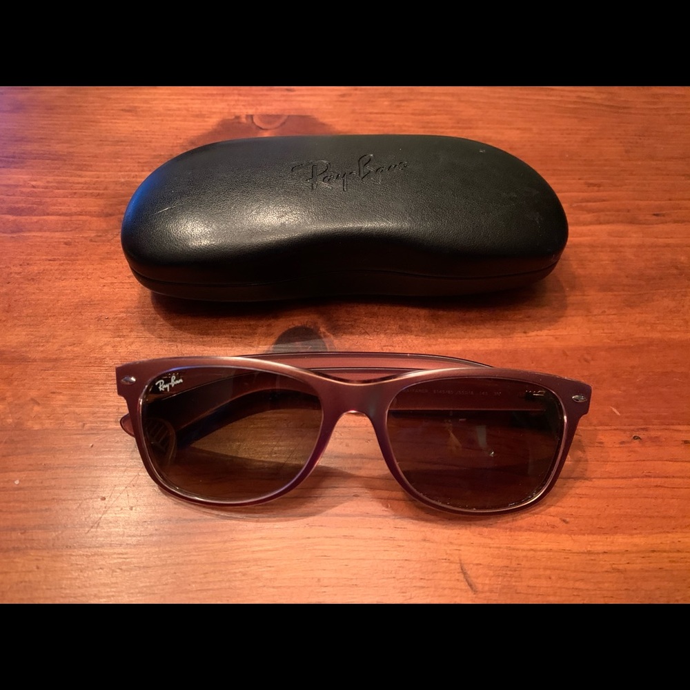 Brown Wayfarer Ray-Bans